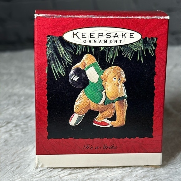 Hallmark Keepsake “ It’s a Strike” Bowling Ornament  Monkey Bowler 1994 New - Picture 1 of 14
